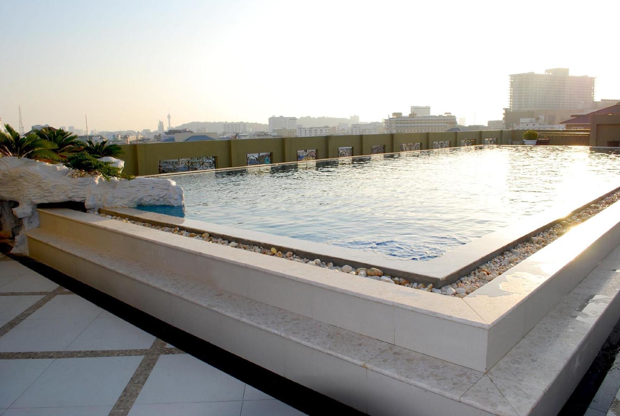 Lk Royal Wing Hotel Pattaya Eksteriør billede